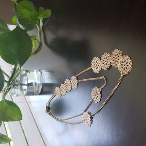 Gold flower chain necklace